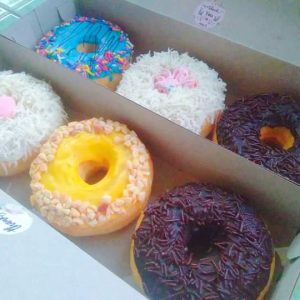 Donat Karakter Ibu Ratna Isi 3